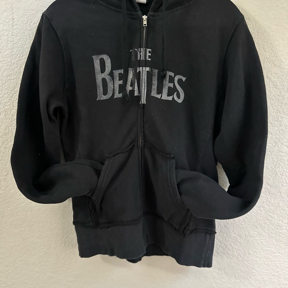 THE BEATLES (2005) Official Women's
"Sgt. Pepper's" Junk Food Hoodie Size Large - Picture 2 of 8
